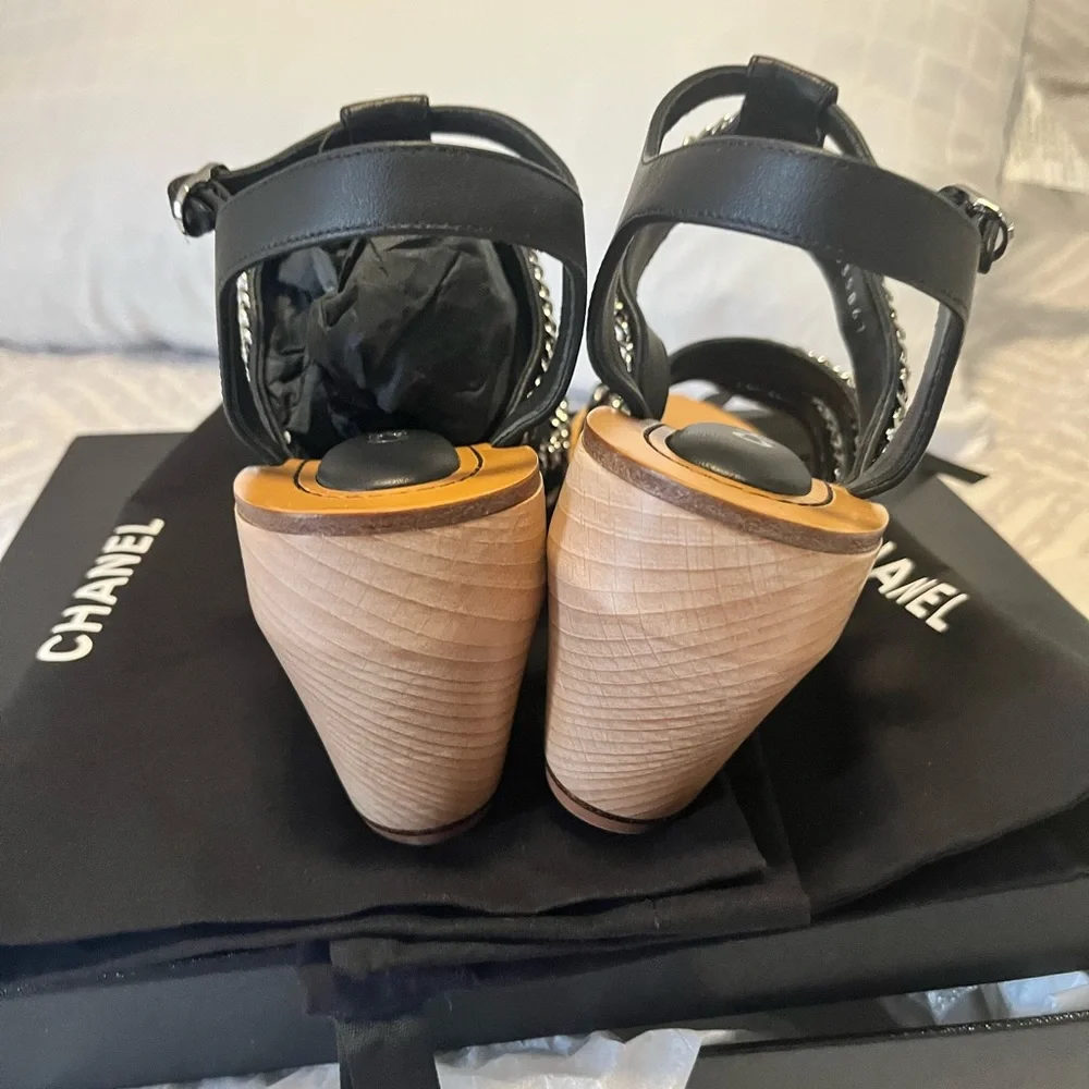 Chanel wedge sandals - Picture 2 of 4